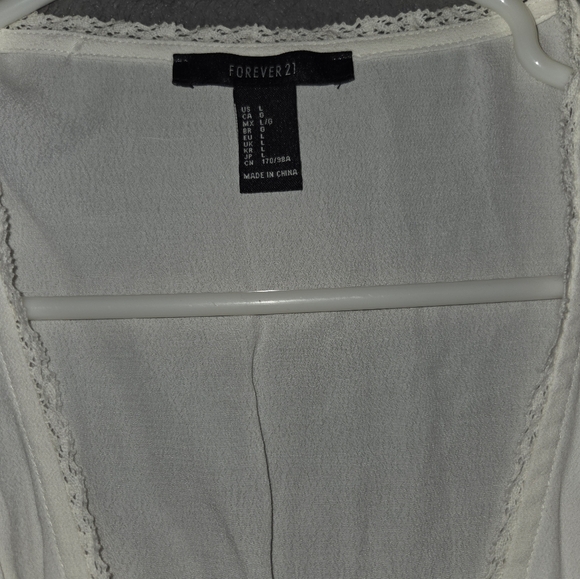 White Maxi TOP with Button Details - Picture 4 of 4